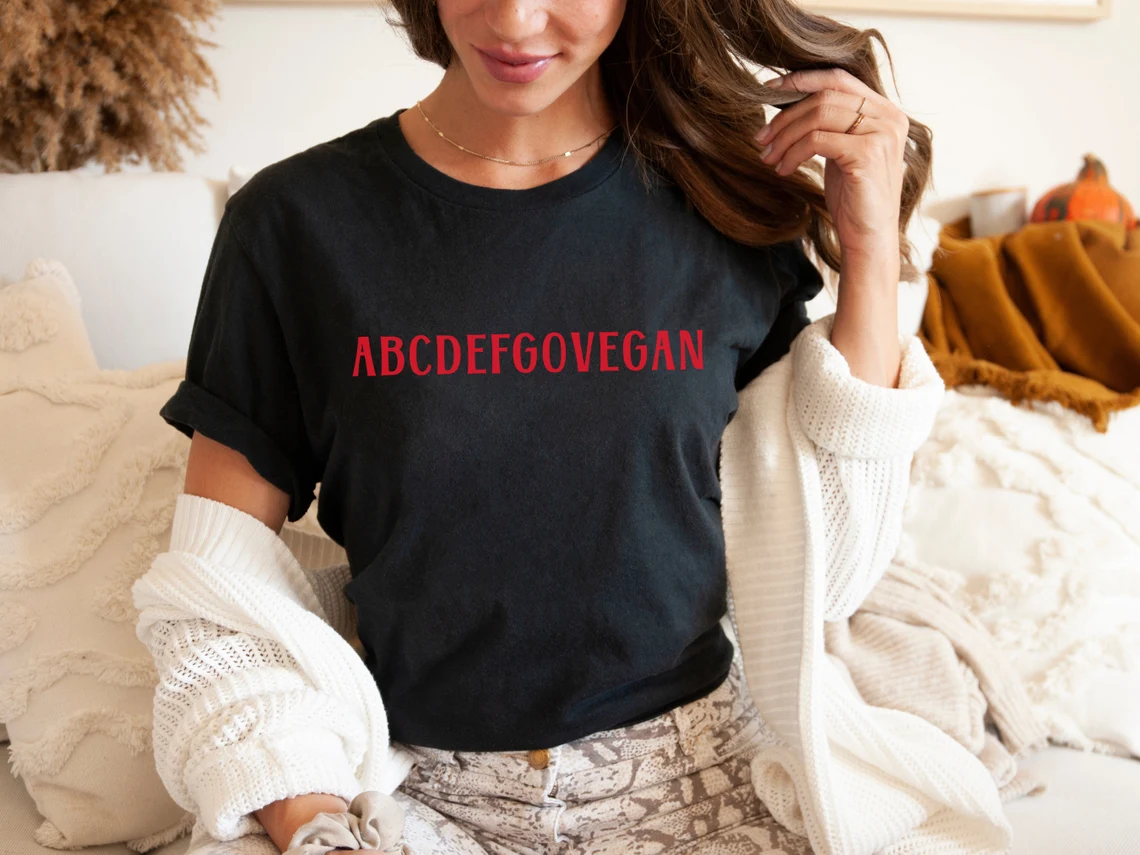 Skuggnas Go Vegan Funny Graphi - Summer Clothing Vibes recension och pris